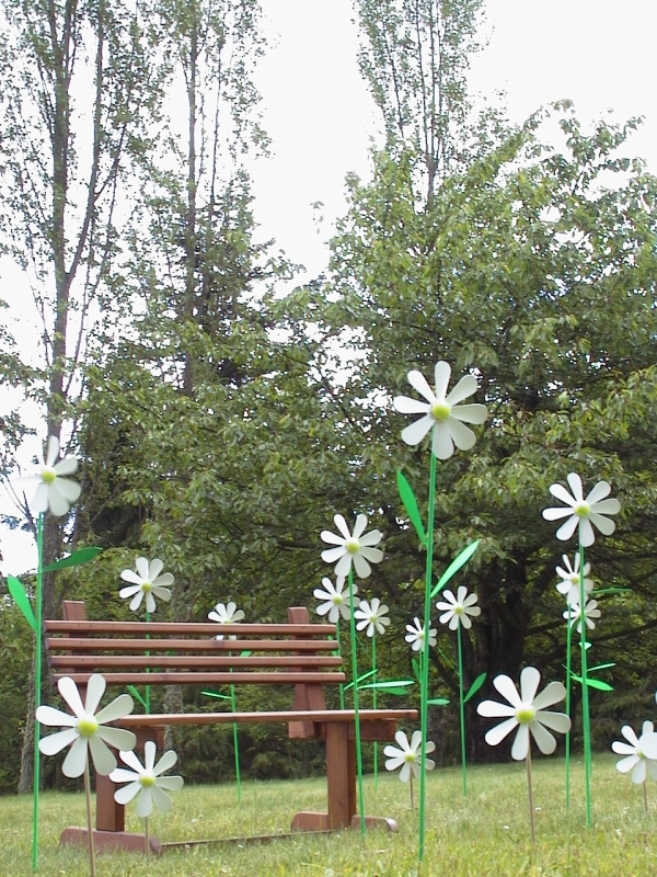 White Daisy Flower Whirligigs